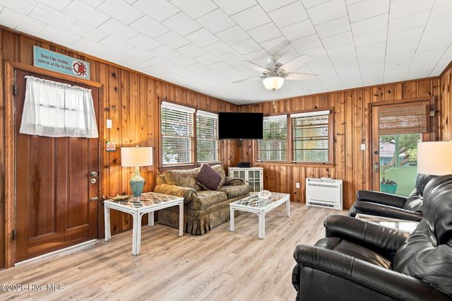 133 N Fourth Avenue, Kure Beach, NC 28449