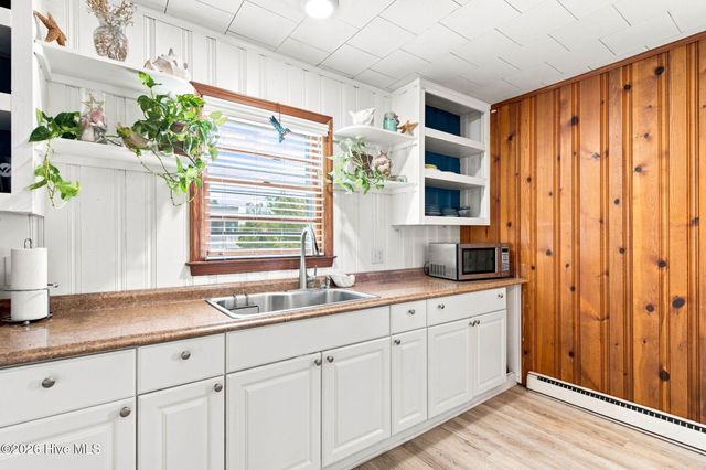 133 N Fourth Avenue, Kure Beach, NC 28449