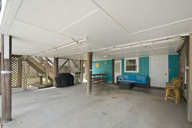 133 N Fourth Avenue, Kure Beach, NC 28449