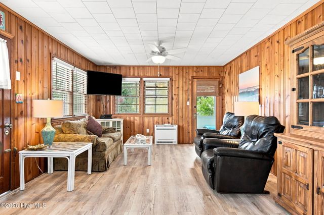 133 N Fourth Avenue, Kure Beach, NC 28449