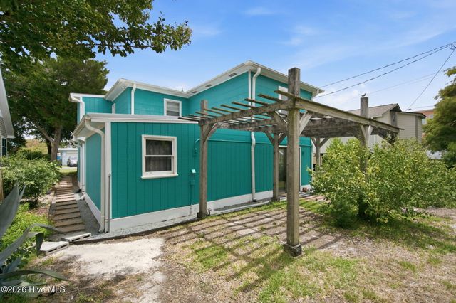 133 N Fourth Avenue, Kure Beach, NC 28449