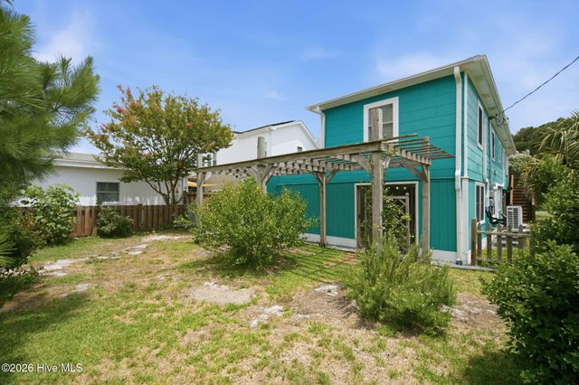 133 N Fourth Avenue, Kure Beach, NC 28449