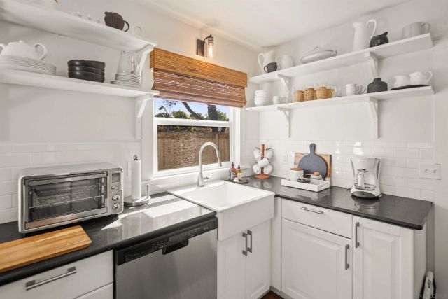 950 Olive Ave, Coronado, CA 92118