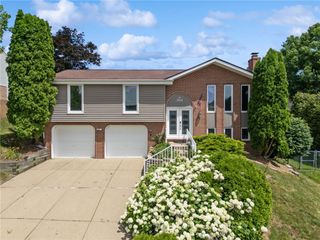 304 S Highlander Heights Drive, Shaler, PA 15116