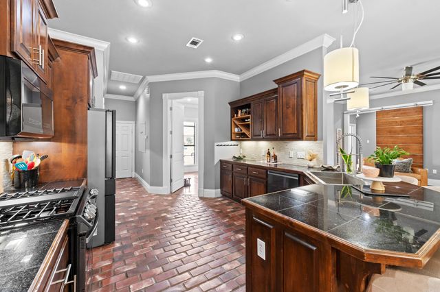 5205 Clayborn Dr, Conway, AR 72034