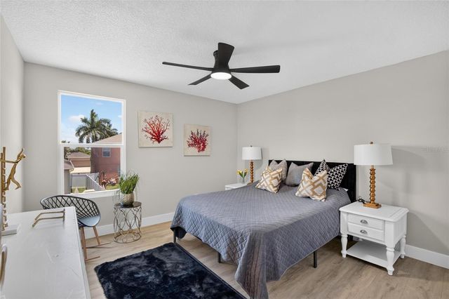 525 19TH STREET NW, Ruskin, FL 33570