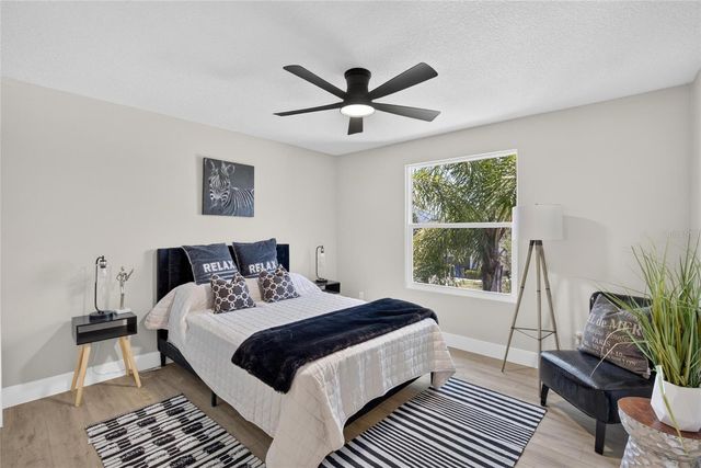 525 19TH STREET NW, Ruskin, FL 33570