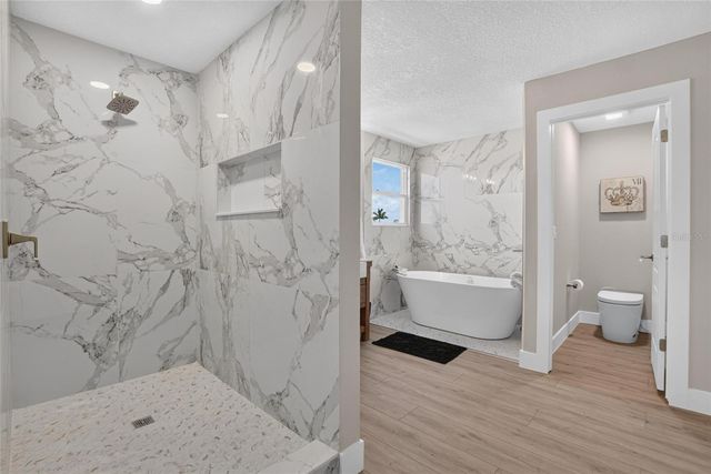 525 19TH STREET NW, Ruskin, FL 33570