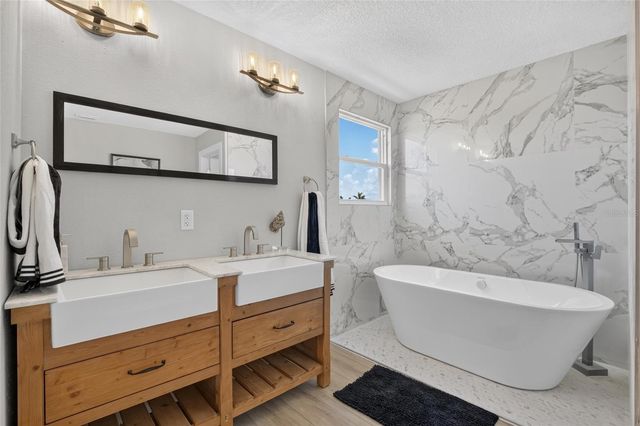 525 19TH STREET NW, Ruskin, FL 33570
