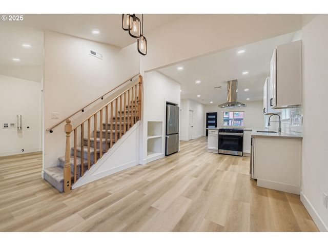 4734 Ne 100TH Ave, Portland, OR 97220