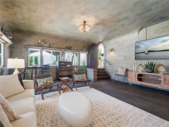 636 N RIVERSIDE DRIVE, New Smyrna Beach, FL 32168
