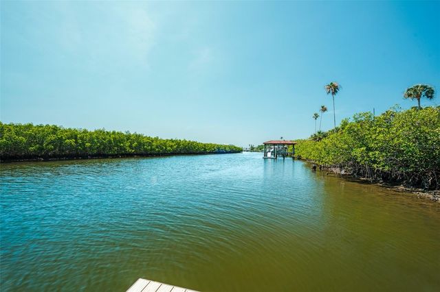 636 N RIVERSIDE DRIVE, New Smyrna Beach, FL 32168