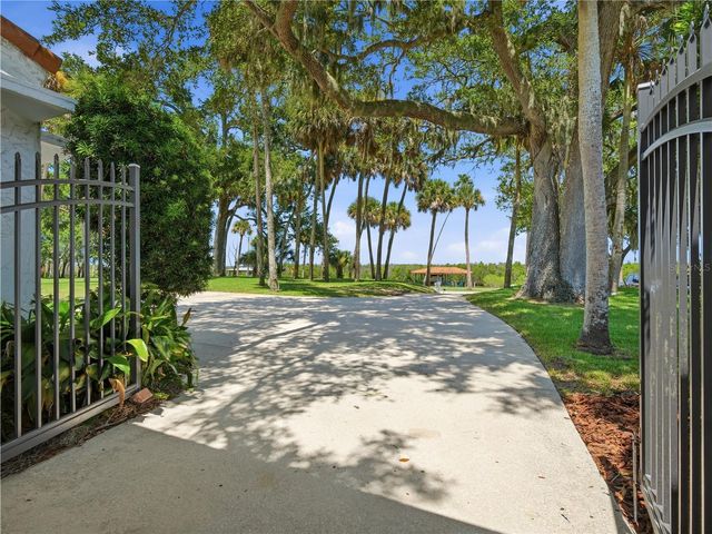 636 N RIVERSIDE DRIVE, New Smyrna Beach, FL 32168