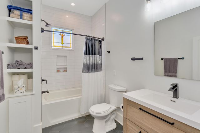 1004 S Highland Park Avenue, Chattanooga, TN 37404