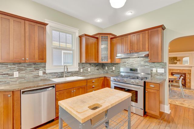 1004 S Highland Park Avenue, Chattanooga, TN 37404