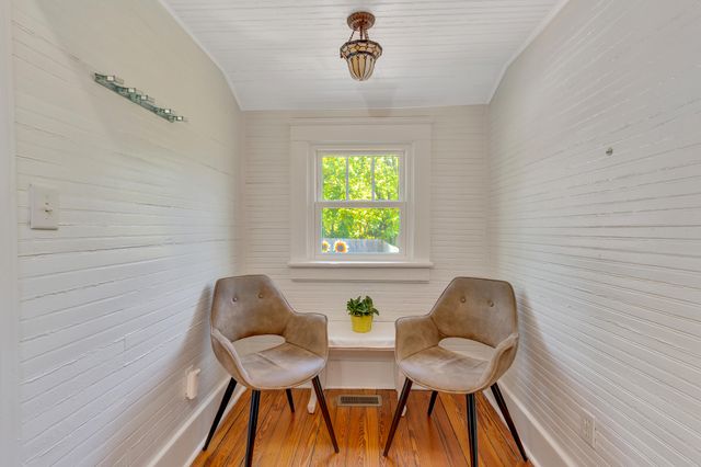 1004 S Highland Park Avenue, Chattanooga, TN 37404
