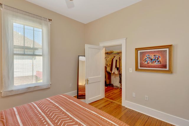 1004 S Highland Park Avenue, Chattanooga, TN 37404