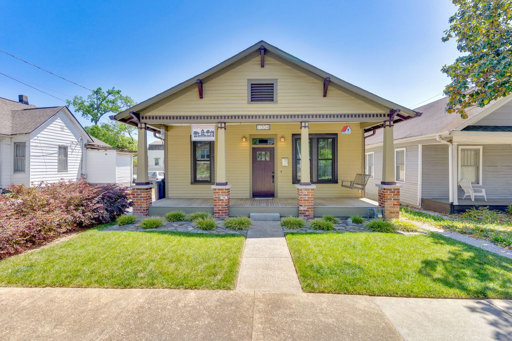 1004 S Highland Park Avenue, Chattanooga, TN 37404