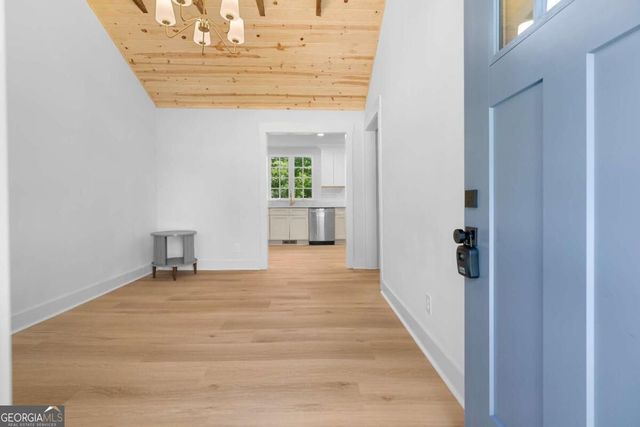 138 W Dixie Avenue SE, Marietta, GA 30008