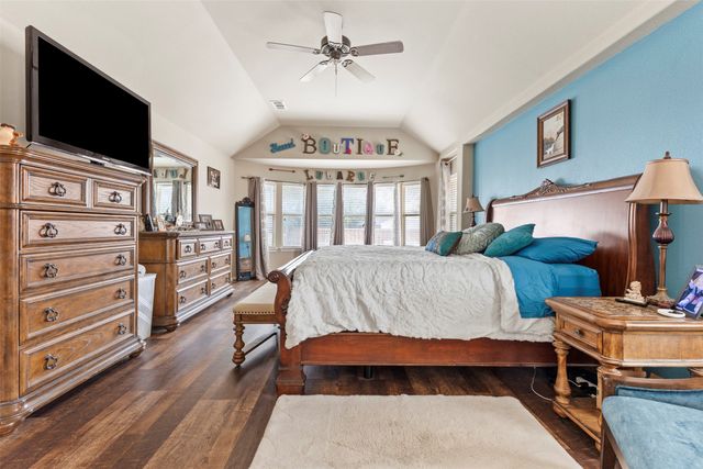 726 Celebrity Court, Midlothian, TX 76065