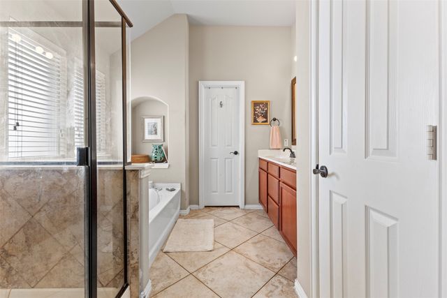 726 Celebrity Court, Midlothian, TX 76065