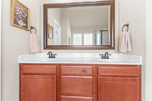 726 Celebrity Court, Midlothian, TX 76065