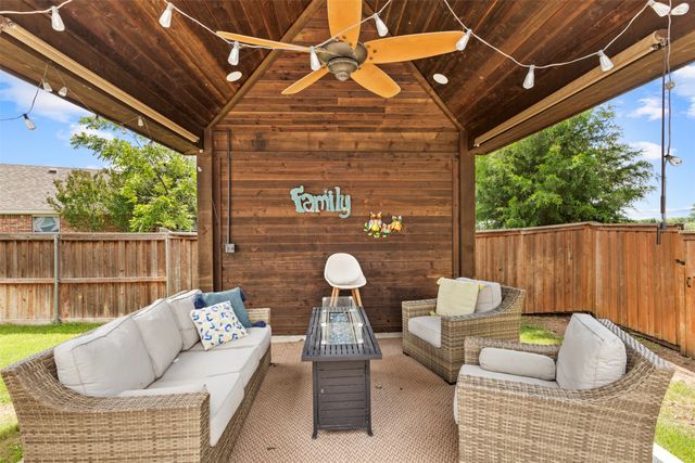 726 Celebrity Court, Midlothian, TX 76065