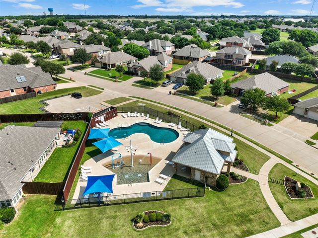 726 Celebrity Court, Midlothian, TX 76065