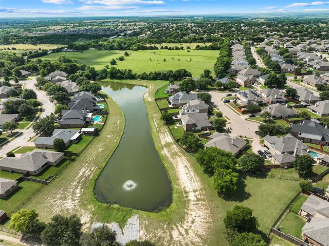726 Celebrity Court, Midlothian, TX 76065