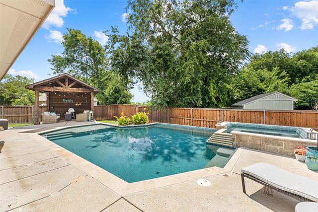 726 Celebrity Court, Midlothian, TX 76065