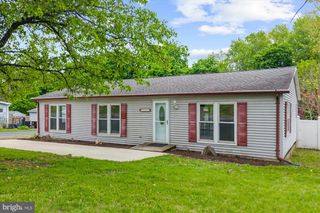 1235 E MAIN ST, Douglassville, PA 19518