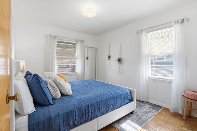 101 42ND, Rapid City, SD 57702