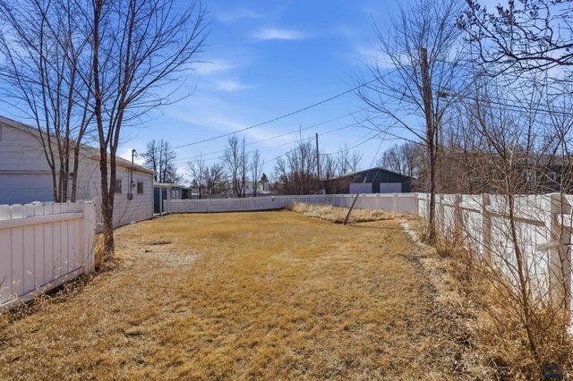 101 42ND, Rapid City, SD 57702