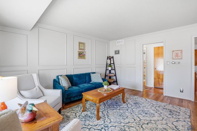 101 42ND, Rapid City, SD 57702