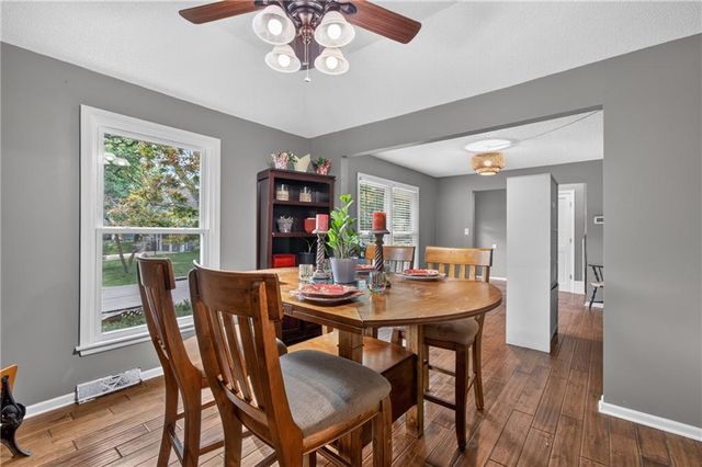 509 NE Country Lane, Lee's Summit, MO 64086