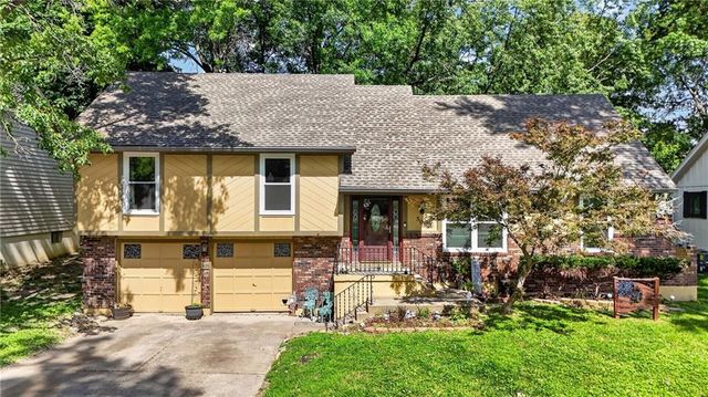 509 NE Country Lane, Lee's Summit, MO 64086