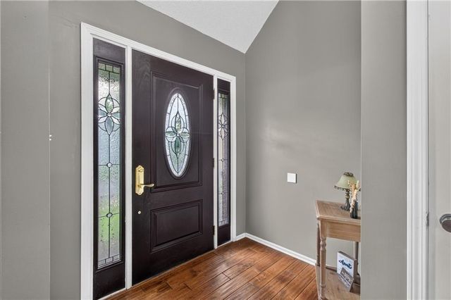 509 NE Country Lane, Lee's Summit, MO 64086