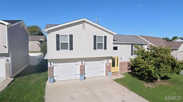 17 Faith Drive, Fairview Heights, IL 62208
