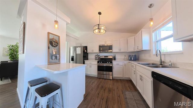 17 Faith Drive, Fairview Heights, IL 62208