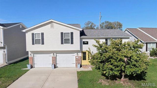 17 Faith Drive, Fairview Heights, IL 62208