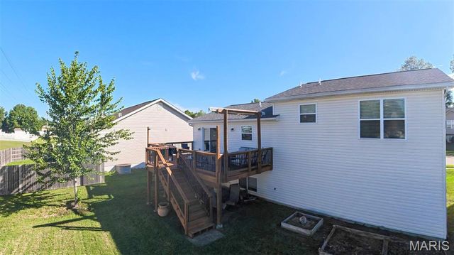17 Faith Drive, Fairview Heights, IL 62208