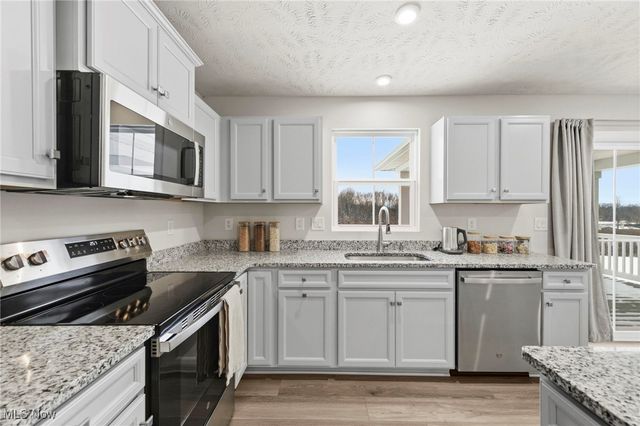 994 Bookman Avenue, Akron, OH 44312