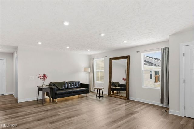 994 Bookman Avenue, Akron, OH 44312