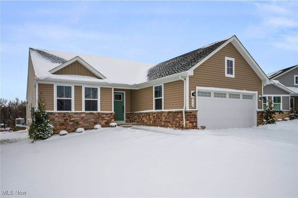 994 Bookman Avenue, Akron, OH 44312