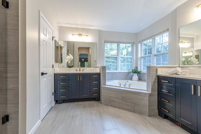 8095 Boulder Court, Long Grove, IL 60047