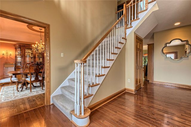 33 Hawthorne Ln, Irwin, PA 15642