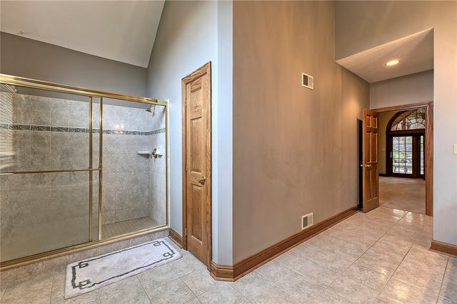 33 Hawthorne Ln, Irwin, PA 15642