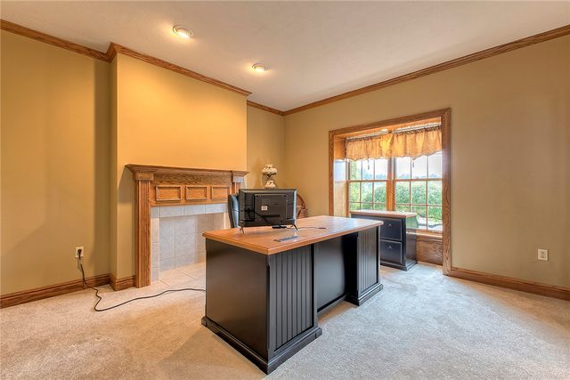33 Hawthorne Ln, Irwin, PA 15642