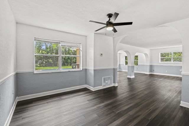 180 SE Serenata Court, Port St. Lucie, Port St Lucie, FL 34983