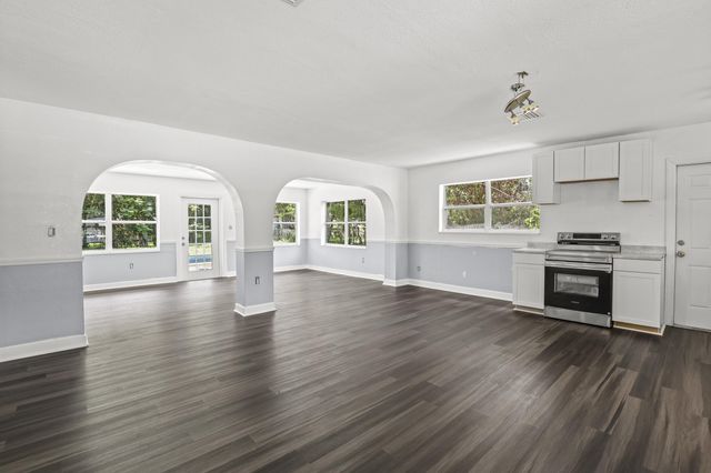 180 SE Serenata Court, Port St. Lucie, Port St Lucie, FL 34983